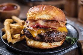 Hambúrguer Artesanal com Cheddar e Bacon